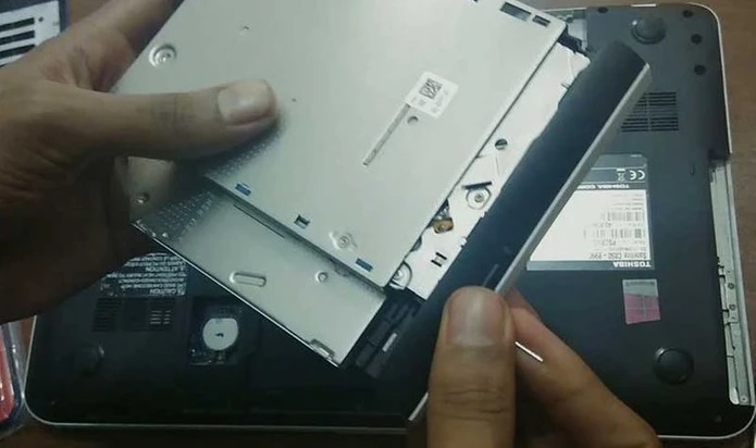 قرار دادن هارد SSD به جای DVD رایتر لپ تاپ 